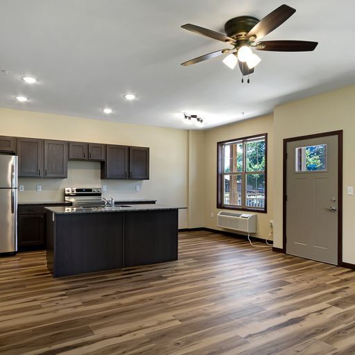 Photo - 902 Menomonie St