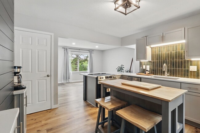 Photo - 2514 Woodlynn Ave