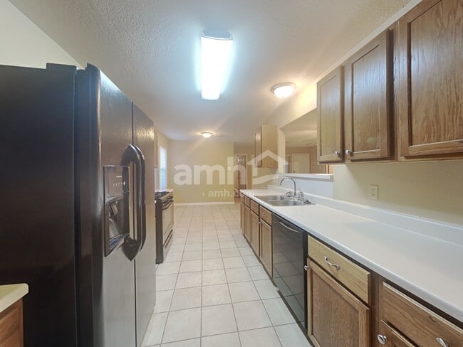 Photo - 4906 Black Rock St