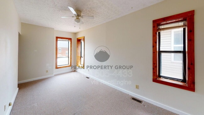 Photo - 1366 Indianola Ave
