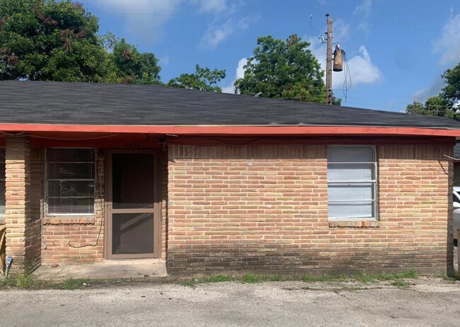 5440 Makeig St Houston, TX 77026 - 5440 Makeig St Houston, TX 77026 House