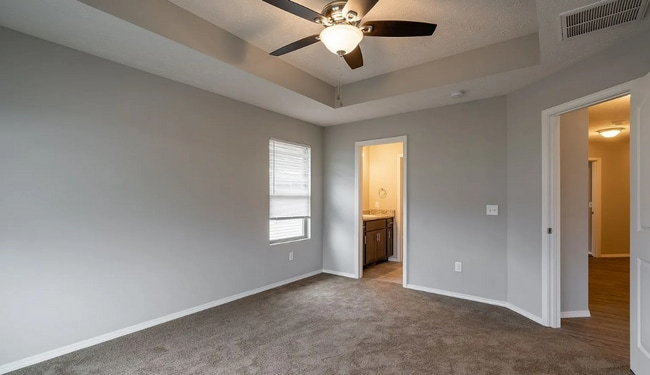 Photo - 3 bedroom Duplex in Monte Cristo
