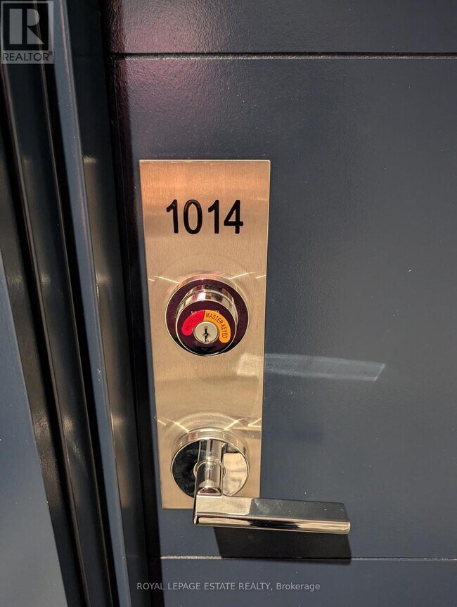 Photo - 75 James St S Unit 1014