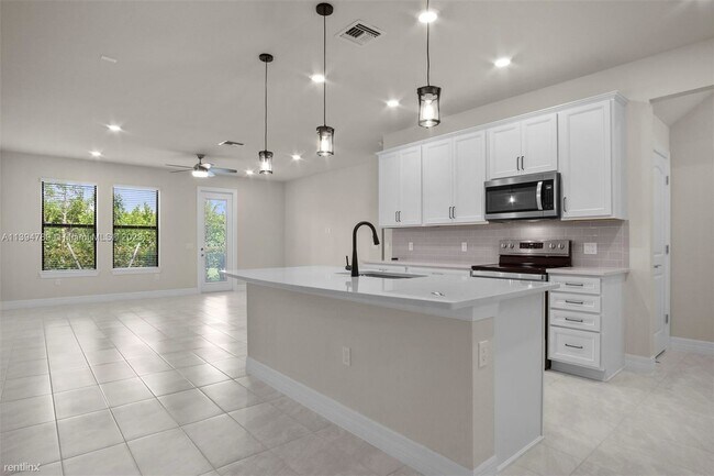 Photo - 3 br, 2.5 bath House - 4837 Chantilly Rd