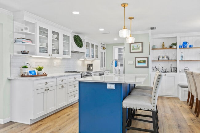 Photo - 3122 Regatta Cir