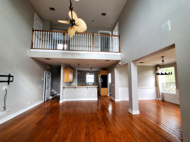 Photo - 229 Tecumseh Ln