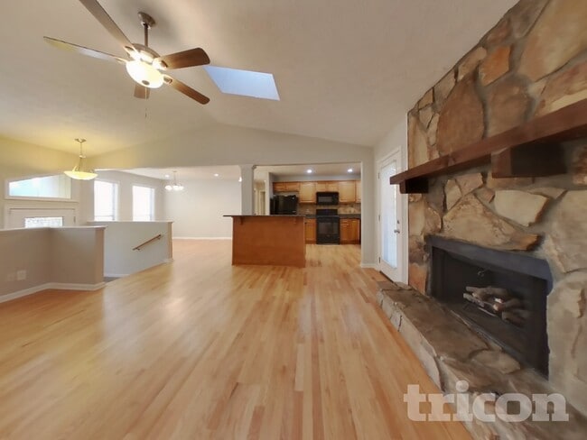 Photo - 2280 Lexington Way