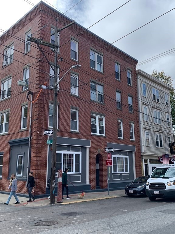 Building Photo - 149 Derby St Rental