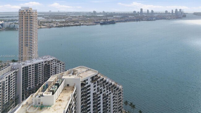 Photo - 520 Brickell Key Dr Unit A1615