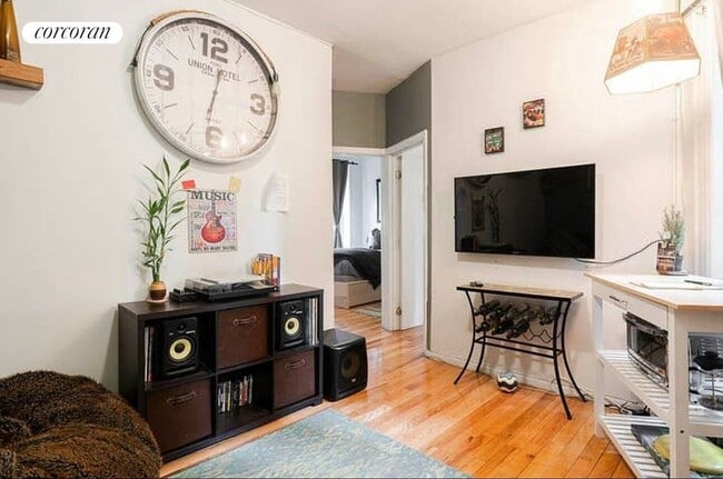 Photo - 111 MacDougal St