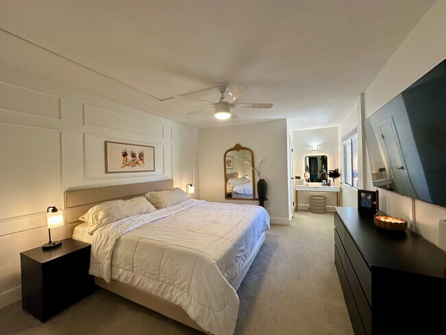 Photo - Beautiful 2-bedroom, 2-bathroom home nestled in the vibrant heart of Scottsdale