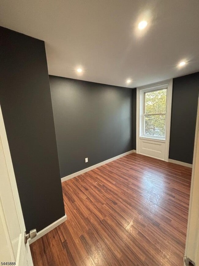 587 Dr Martin Luther King Jr Blvd Unit 2