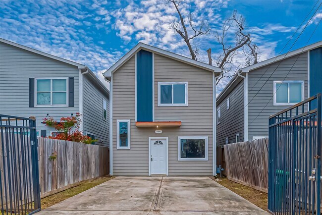 Photo - 119 E 32nd St