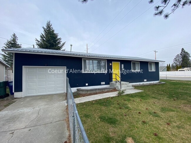 Building Photo - 3 bed house on corner lot in Post Falls!