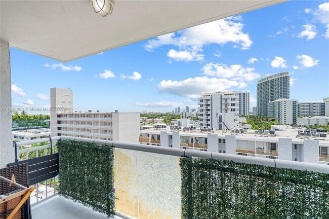 Photo - 1345 Lincoln Rd Unidad 1105