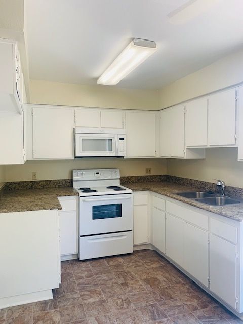 Photo - 1920 Peyton Ave