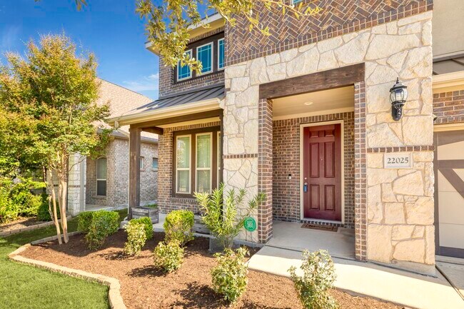 Photo - 22025 Abigail Way