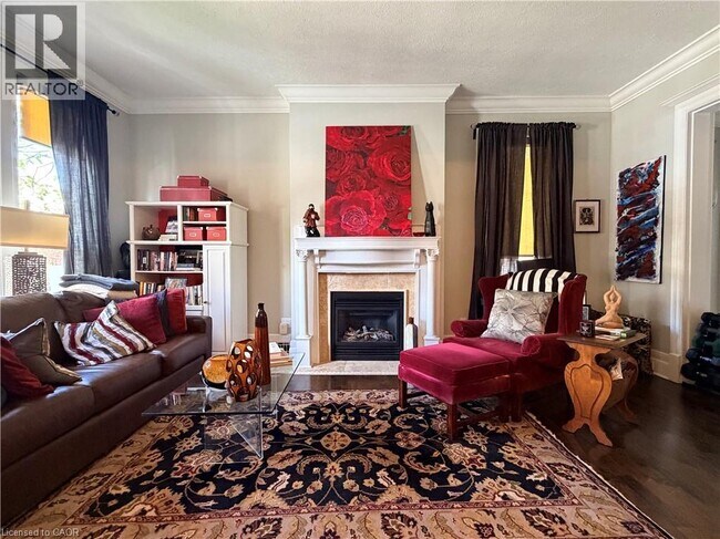 Photo - 281 Park St S
