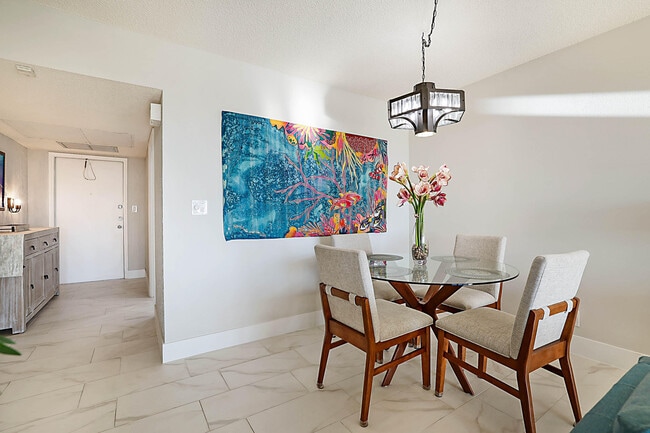 Photo - 575 Oaks Ln Unit 703