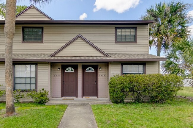 Lovely 2BR/1.5BA Townhome for rent Near La... - Lovely 2BR/1.5BA Townhome for rent Near La...