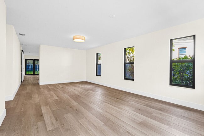 Photo - 136 NW 53rd St