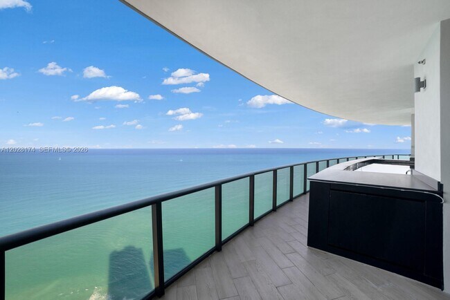 Photo - 18555 Collins Ave Unit 5105