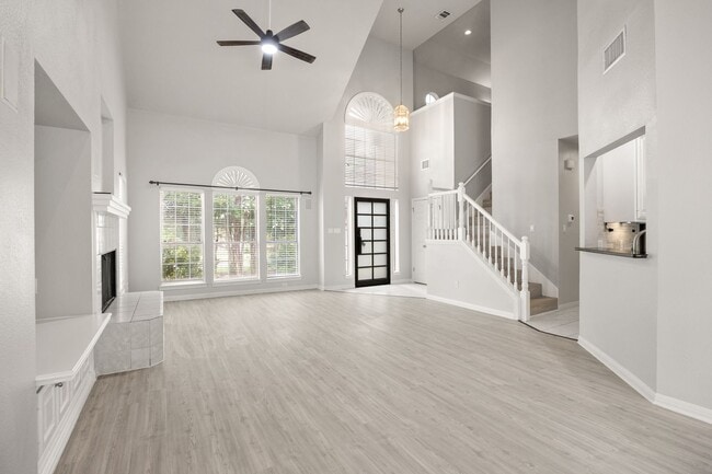 Photo - Spacious 3 Bed, 2.5 Bath in Prime Lakeway Location