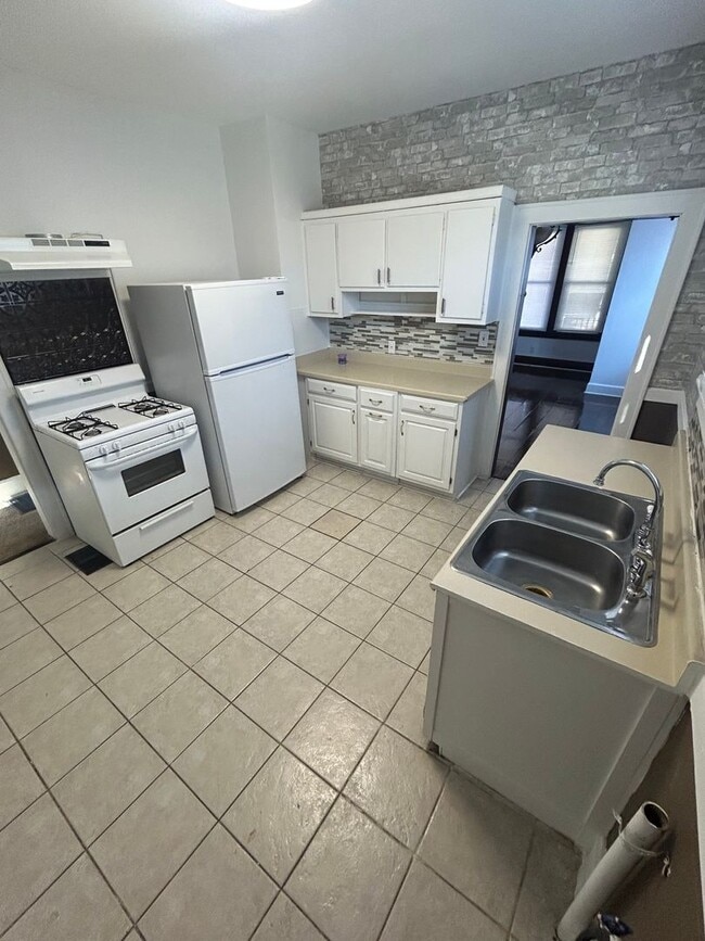 Photo - 819 Covert Ave