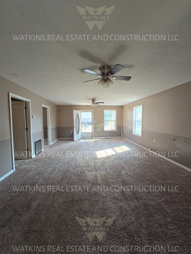 Living room - 308 E Jackson St