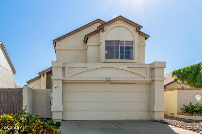 Photo - 501 E Topeka Dr