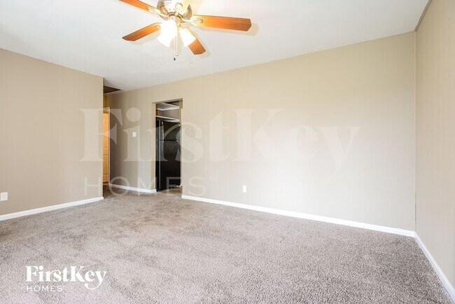 Photo - 405 Albert Dr