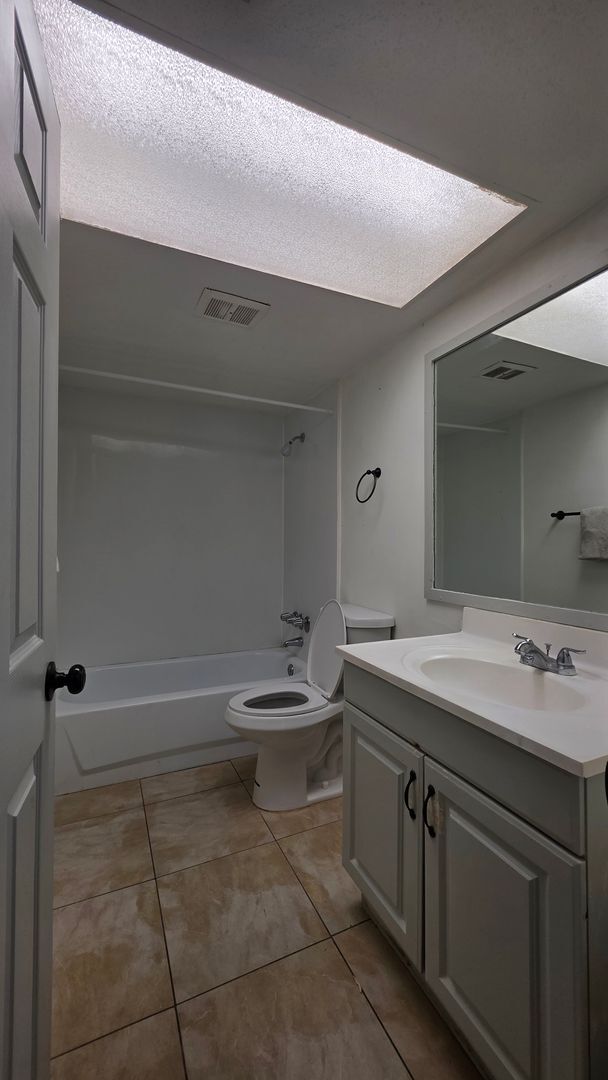 Photo - 1140 S Ridgewood Ave Unit 1140-110