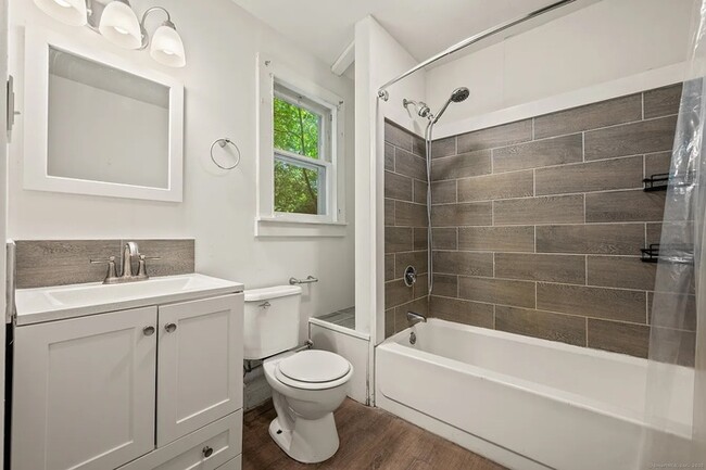 Photo - 1281 Durham Rd