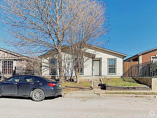 Building Photo - No Application Fees* $1000 off 1st Months ... Rental
