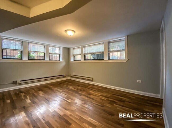 Building Photo - 1 bedroom in CHICAGO IL 60640 Unit GDN