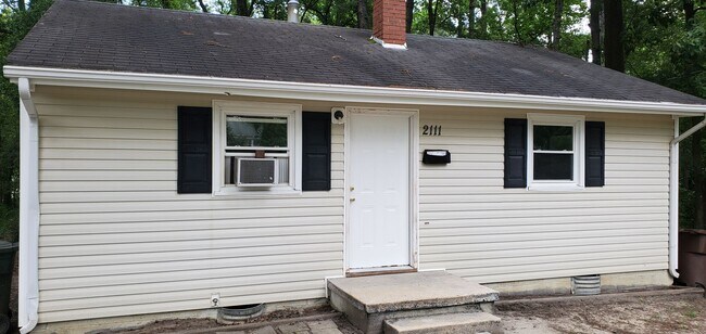 2 Bedroom House in Greensboro! - 2 Bedroom House in Greensboro!