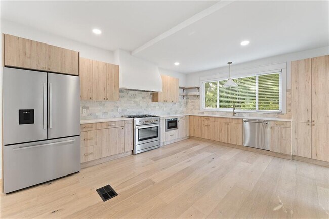 Photo - 3301 Duval St