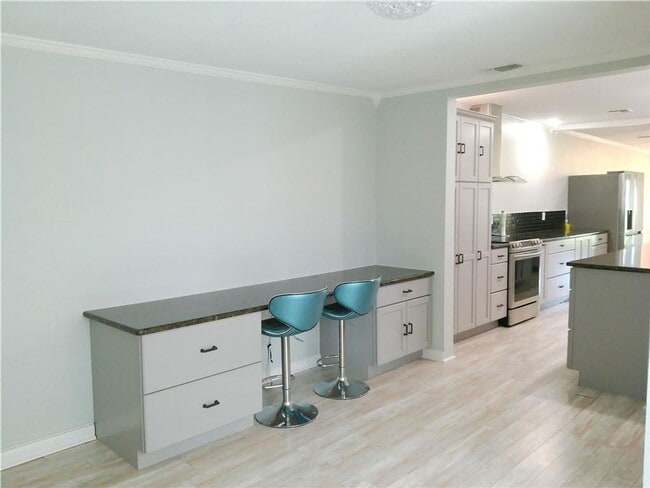 Photo - 12 Townhouse Ln