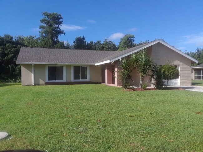 Photo - Flag Ln Unit E. Flag