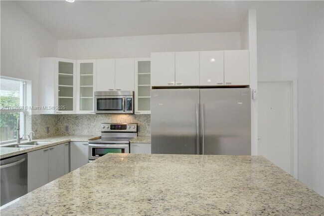 Photo - 210 NE 2nd Ct