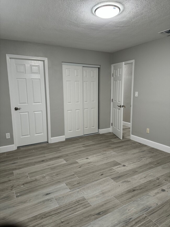 DORMITORIO 1 - 7302 Ivory Way