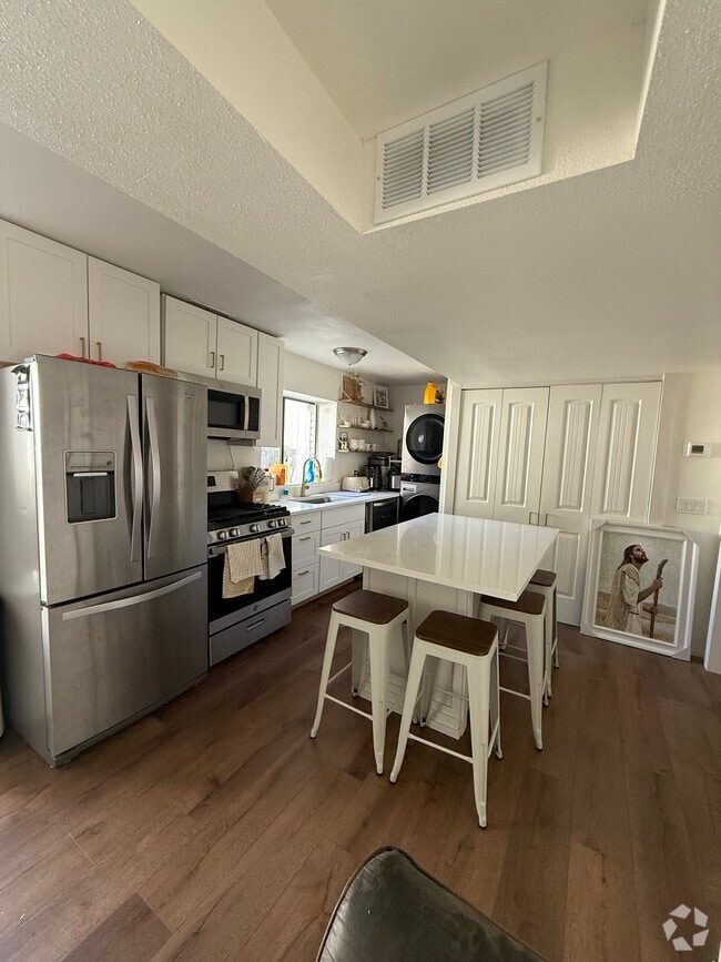 Building Photo - 1498 W Parkside Dr Rental