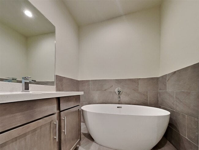 Building Photo - 2604 Mid Ln Rental