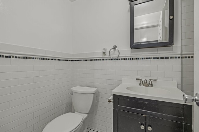 Photo - 247 Ogden Ave. Unidad 1A