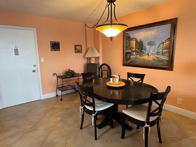 Photo - 305 N Pompano Beach Blvd Unidad 1008