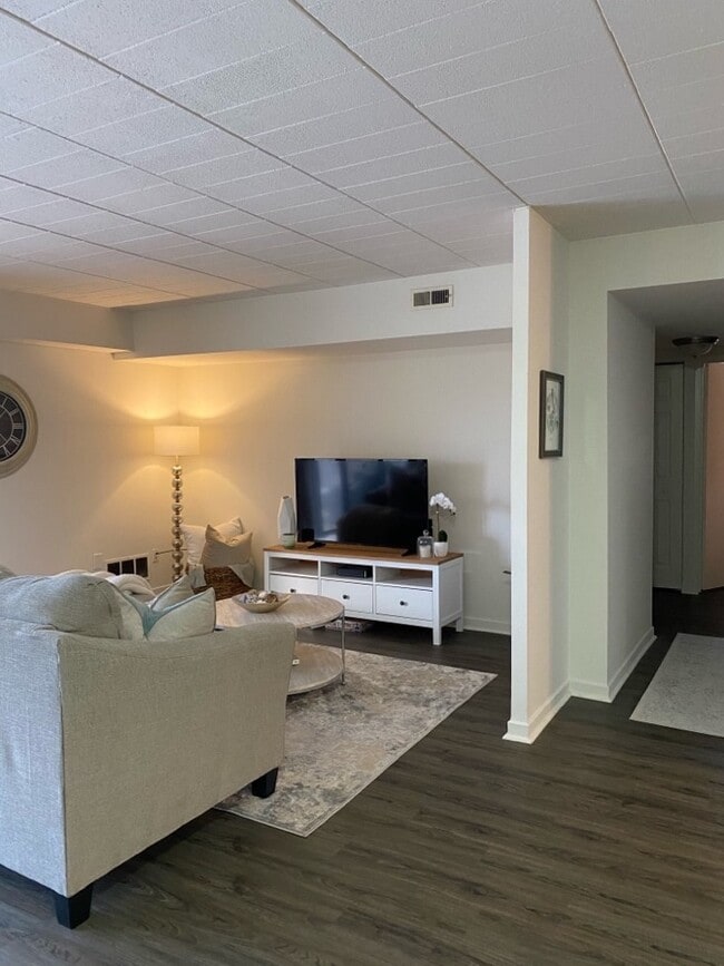 Claybourne Apartments
