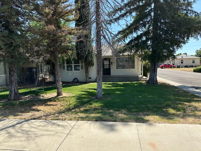 Building Photo - 2120 5th St Unit #3 Rental