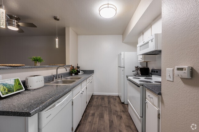 Building Photo - Fremont Villas Rental