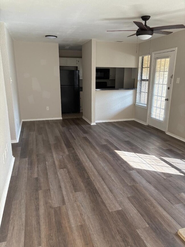 Photo - 1733 Crest Grove Dr