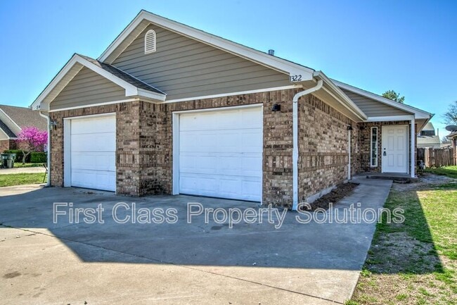 Photo - 1322 Commerce Dr
